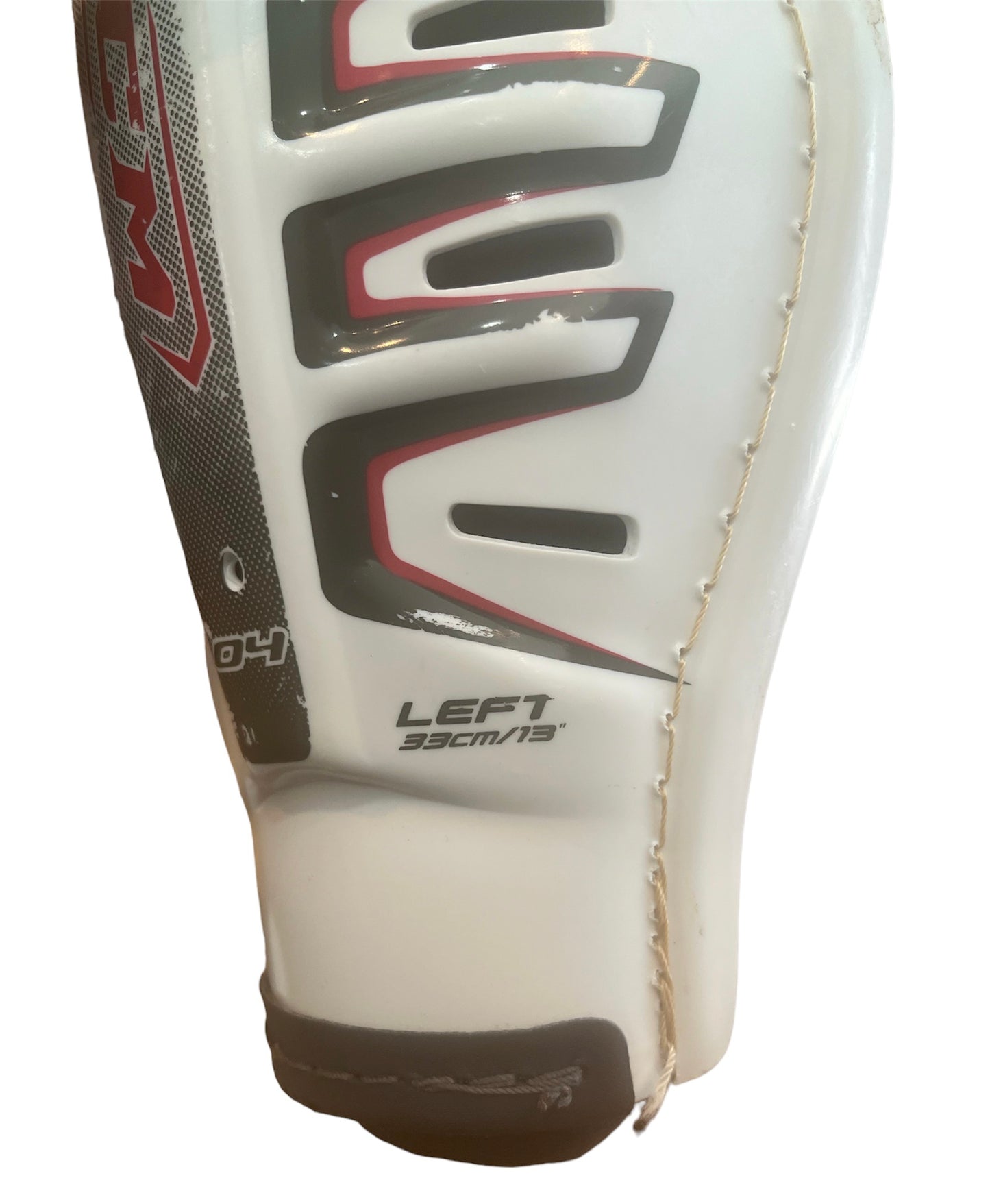 33 Junior Shin Guards, CCM Vector 04 13in